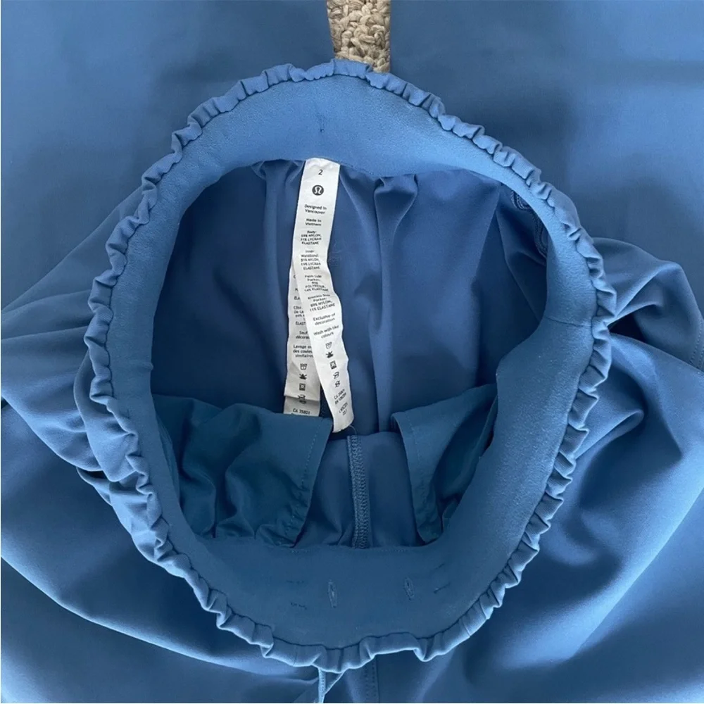 Lululemon Outfit Bundle – Clip-In Tank (6) & High-Rise Joggers (2) - Picture 10 of 16